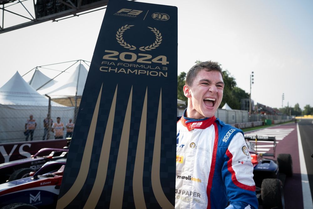 Leonardo Fornaroli, Trident celebrates after winning the championship