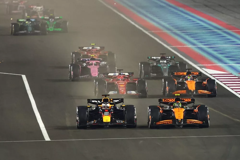 Max Verstappen, Red Bull Racing RB20, Lando Norris, McLaren MCL38