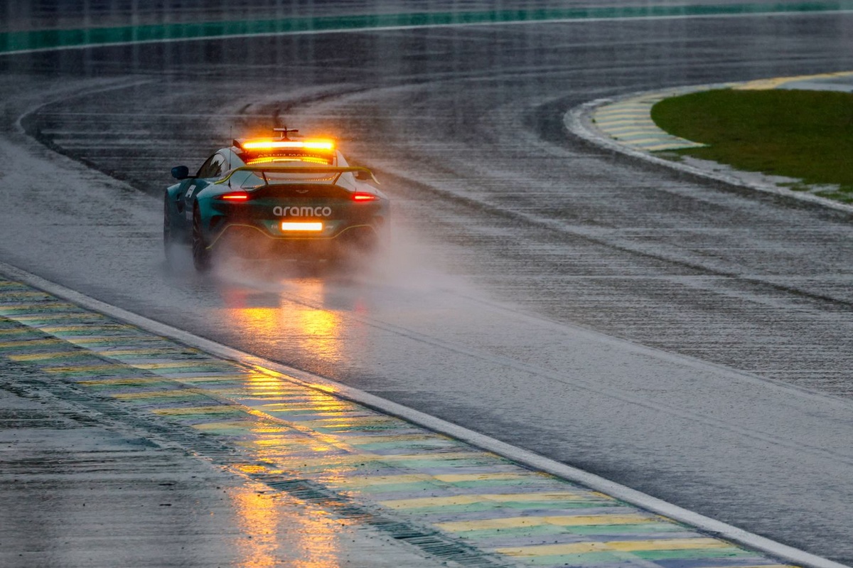 F1サンパウロGP、雨天延期の予選は決勝日朝に実施へ。決勝スタート時刻も前倒し