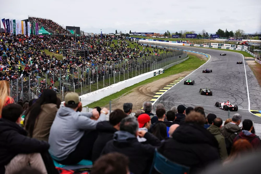 Aficionados en la carrera de la F&oacute;rmula E en el Jarama