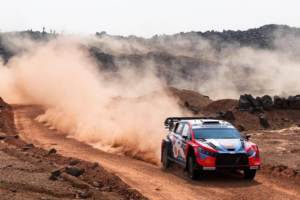 WRC | Rally Arabia Saudita, PS1: Tanak precede Ogier e Sesks