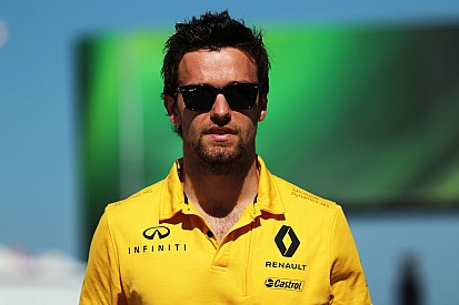 Renault open to keeping Palmer if he "turns around" season