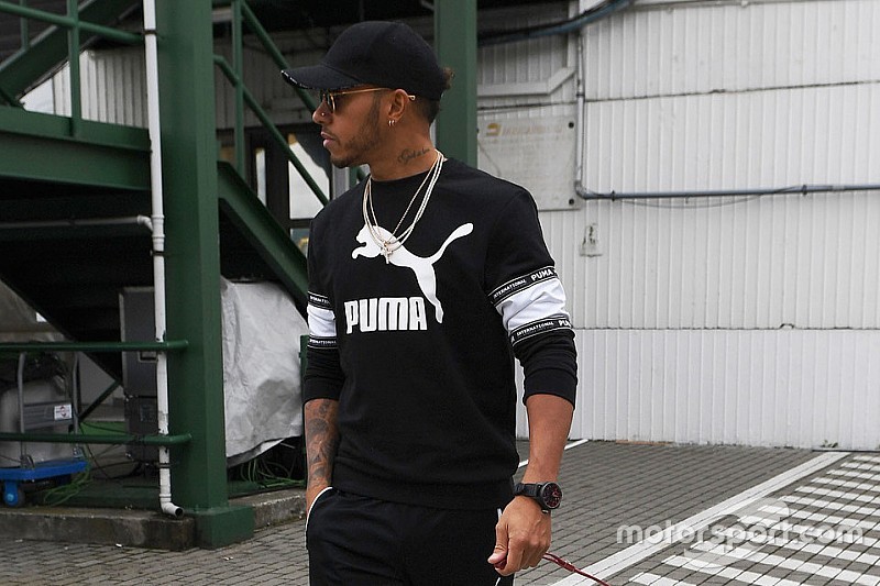 Hamilton már 9 millió követő fölött jár az Instagramon
