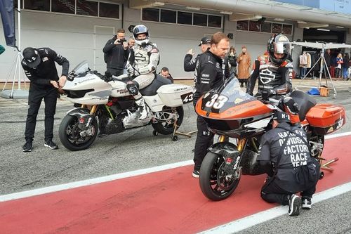 Análisis: las carreras con motos naked o 'Baggers', ¿una alternativa en WSBK?