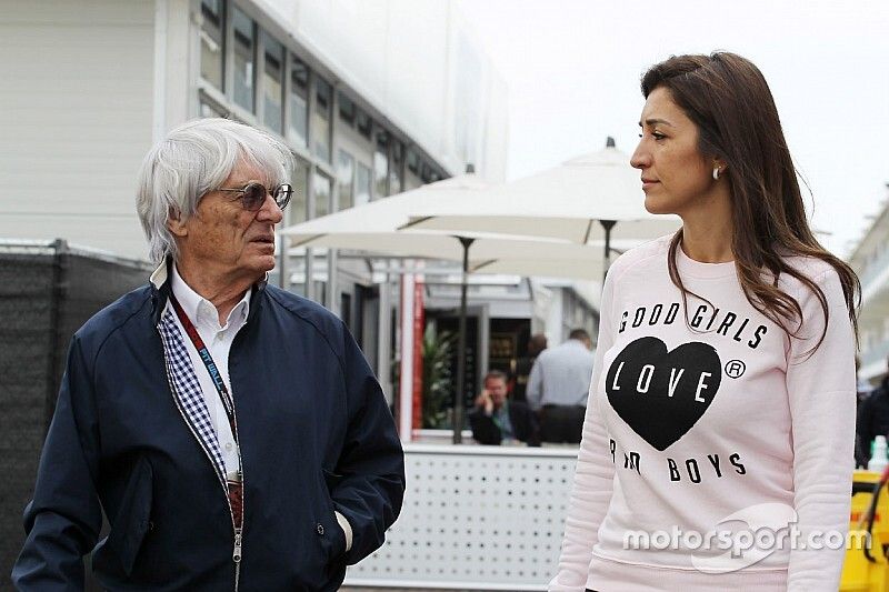 Bernie Ecclestone, CEO do Formula One Group, com sua esposa Fabiana Flosi (BRA)