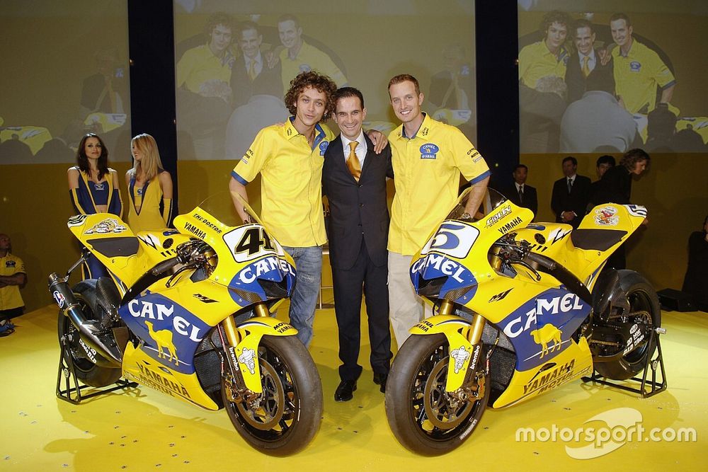 Valentino Rossi, Davide Brivio y Colin Edward, Camel Yamaha M1 (2006)