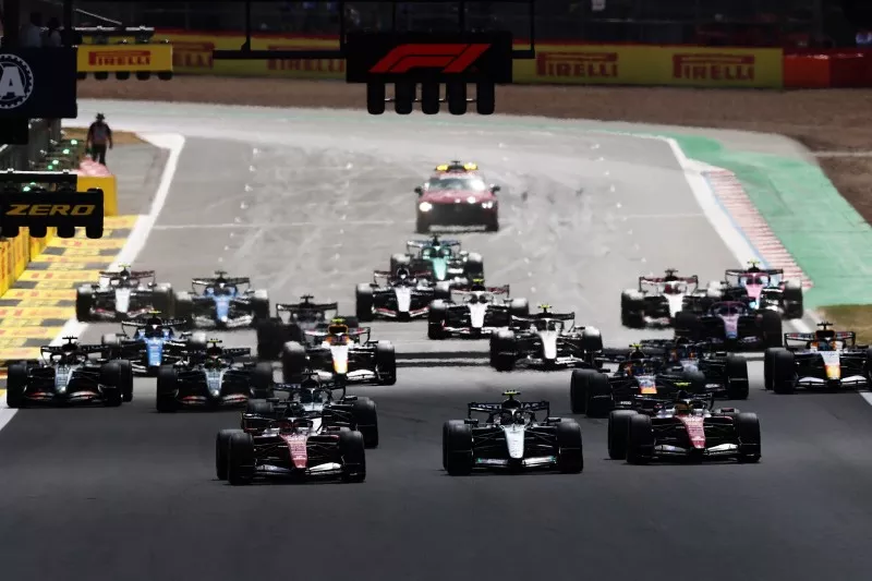 30 km/h langsamer als 2025: Silverstone enthüllt das Formel-1-Problem 