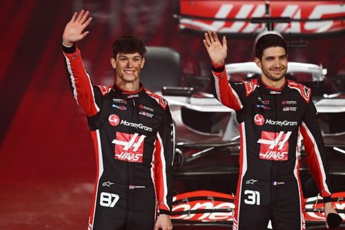 Bearman ante su primer campa&ntilde;a en F1: "Todav&iacute;a me veo como un novato"