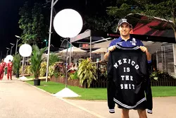 Sergio Pérez, Sahara Force India con una chaqueta sobre México