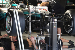 Передня підвіска Mercedes-Benz F1 W08