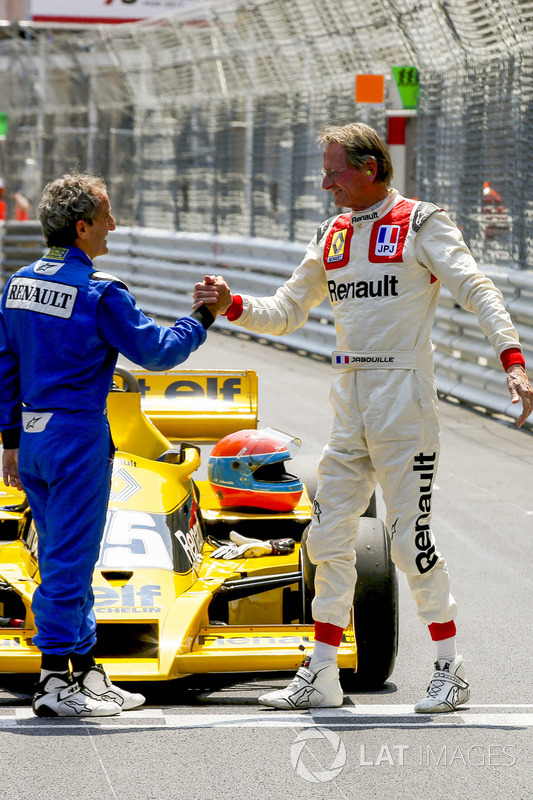 Ален Прост, Renault Sport F1 Team RE40, и Жан-Пьер Жабуй, Renault Sport F1 Team RS01