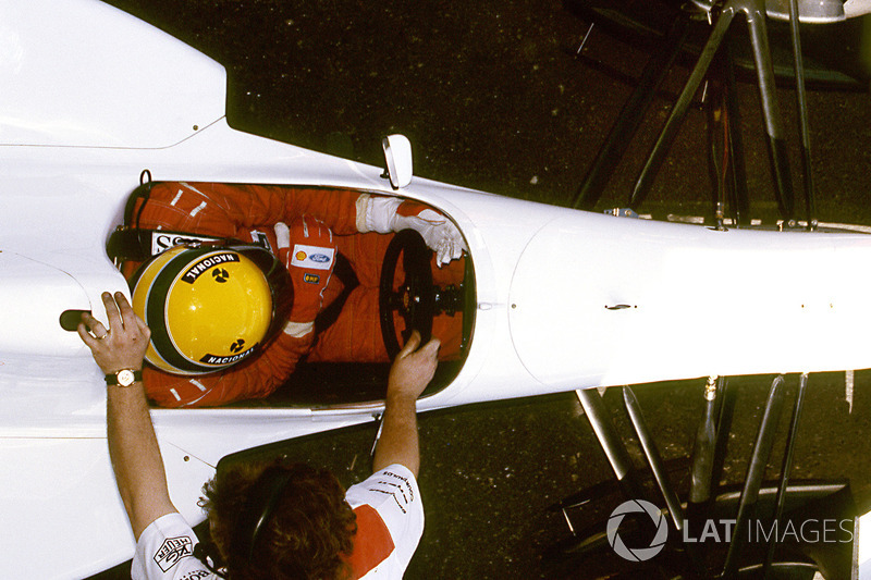 Ayrton Senna, McLaren MP4/8 Chrysler/Lamborghini V12-es motorral