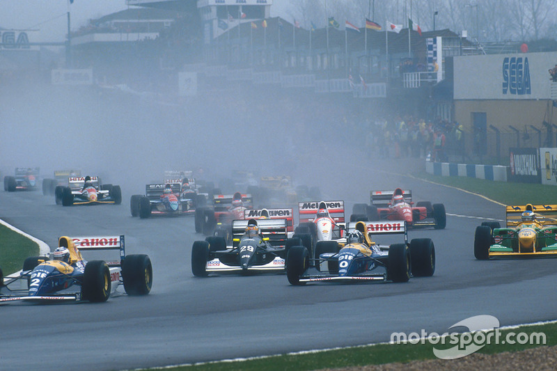 Alain Prost leads teammate Damon Hill, Williams FW15C, Karl Wendlinger, Sauber C12, Ayrton Senna, Mc