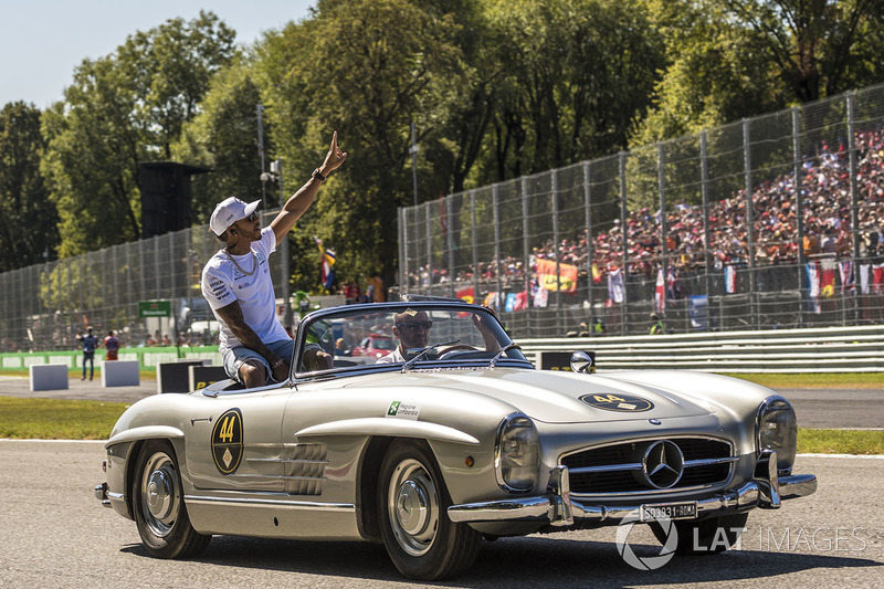 Lewis Hamilton, Mercedes AMG F1 on the drivers parade