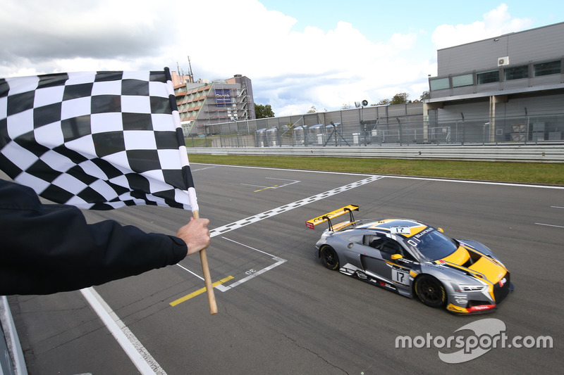 #17 Audi Sport Team WRT Audi R8 LMS: Robin Frijns, Stuart Leonard takes the win