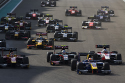 Alex Lynn, DAMS devant Norman Nato, Racing Engineering, Johnny Cecotto Jr., Rapax & Sergey Sirotkin, ART Grand Prix
