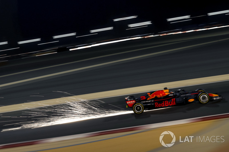 Даніель Ріккардо, Red Bull Racing RB14, іскрить