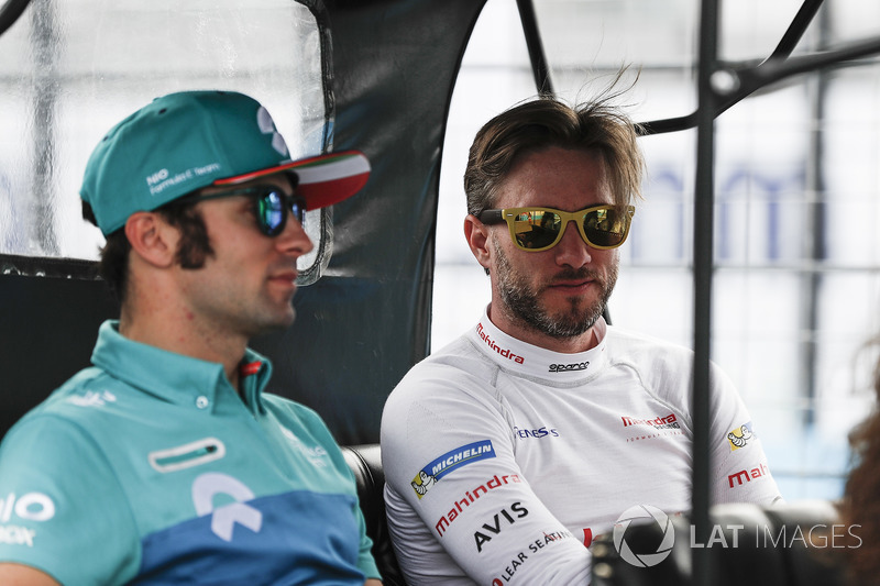 Luca Filippi, NIO Formula E Team, con Nick Heidfeld, Mahindra Racing