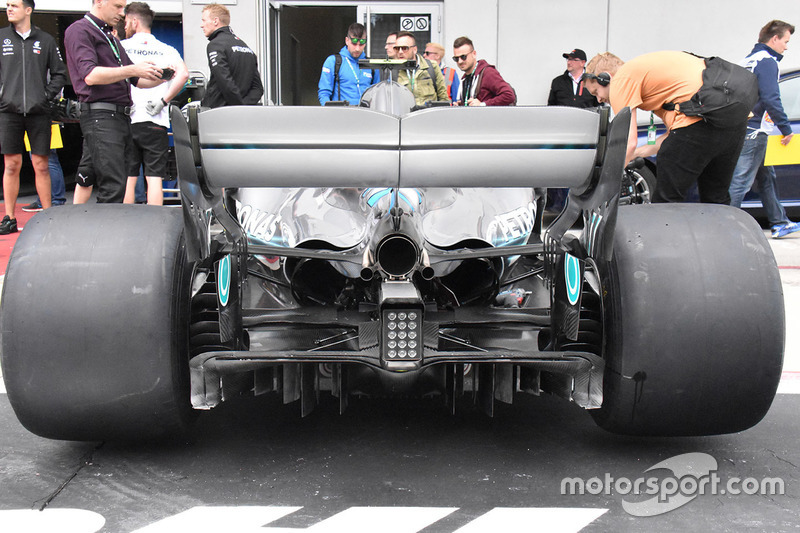 Mercedes F1 W09, вид сзади