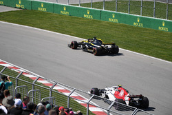 Nico Hulkenberg, Renault Sport F1 Team R.S. 18 et Charles Leclerc, Sauber C37