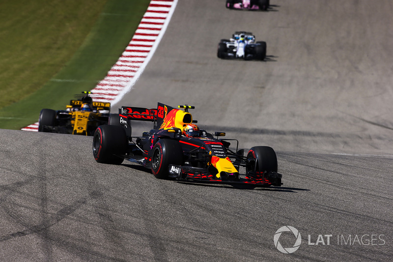 Max Verstappen, Red Bull Racing RB13, Nico Hulkenberg, Renault Sport F1 Team RS17