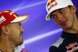 Pierre Gasly, Scuderia Toro Rosso, Sebastian Vettel, Ferrari