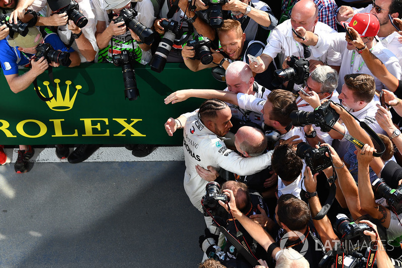 Pemenang: Lewis Hamilton, Mercedes AMG F1 W09