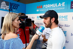 Jean-Eric Vergne, Techeetah, parle à la présentatrice Nicki Shields