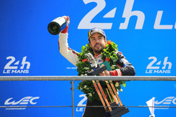 Podium : vainqueur Fernando Alonso, Toyota Gazoo Racing