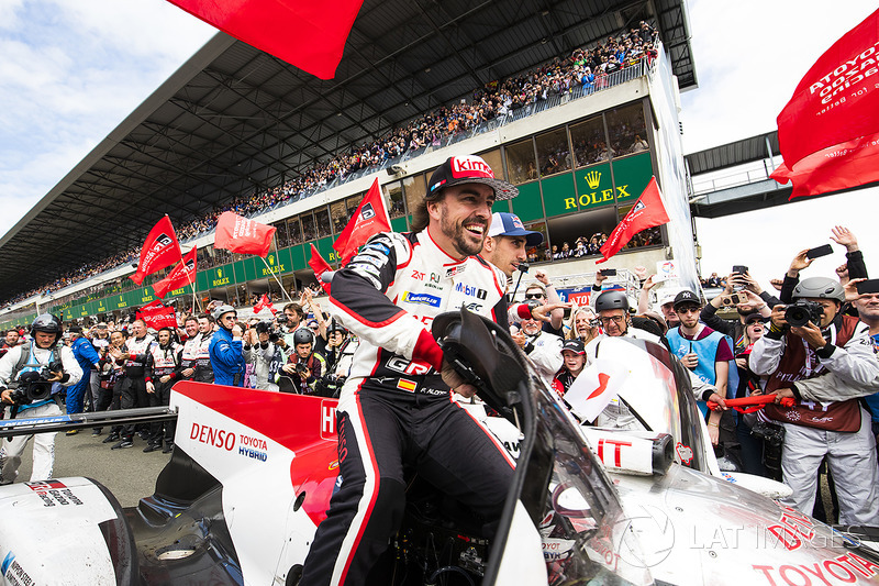 Winners #8 Toyota Gazoo Racing Toyota TS050: Sébastien Buemi, Kazuki Nakajima, Fernando Alonso