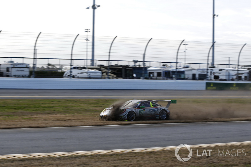 #59 Manthey Racing Porsche 911 GT3 R: Steve Smith, Randy Walls, Harald Proczyk, Sven Müller, Matteo 