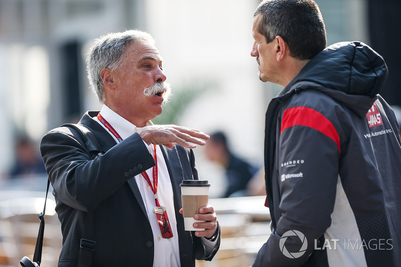 Chase Carey, Formula One Group y Guenther Steiner, Haas F1 Team