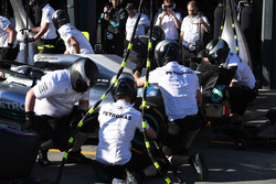 Arrêt au stand de Lewis Hamilton, Mercedes-AMG F1 W09