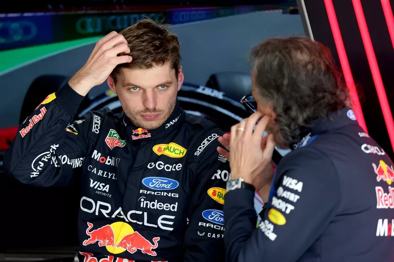 Max Verstappen, Red Bull Racing; Laurent Mekies, director del equipo Red Bull Racing
