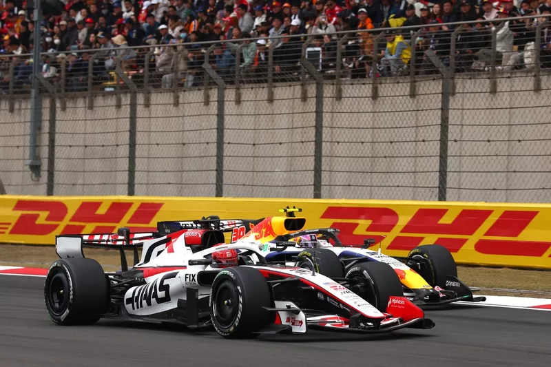 Esteban Ocon, Haas F1 Team, Isack Hadjar, Red Bull Racing