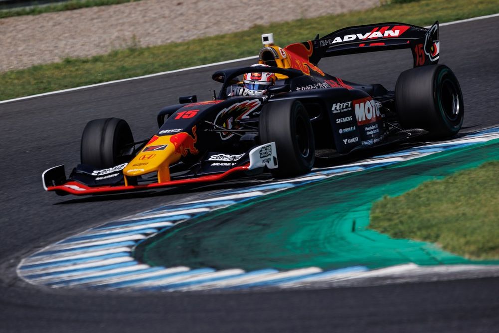 予選でTEAM MUGENの2台に先行許した宮田莉朋。現在ポイントリーダーと