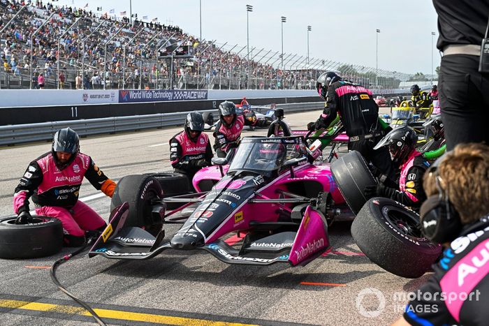 Helio Castroneves, parada en boxes del Honda de Meyer Shank Racing