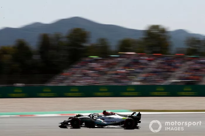 Lewis Hamilton, Mercedes W13