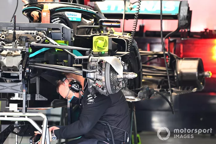 Mercedes F1 W11 technical detail