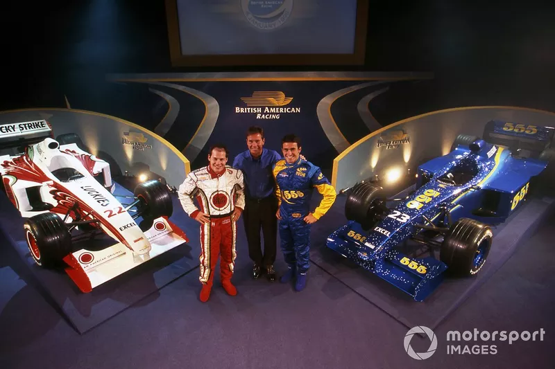 1999: el nuevo equipo de Fórmula 1, BAR, quiere luchar por la victoria desde el principio. Estuvieron en el campeonato mundial de 1997 con Jacques Villeneuve, pero a pesar de los grandiosos anuncios, no obtuvieron ningún punto en su año.