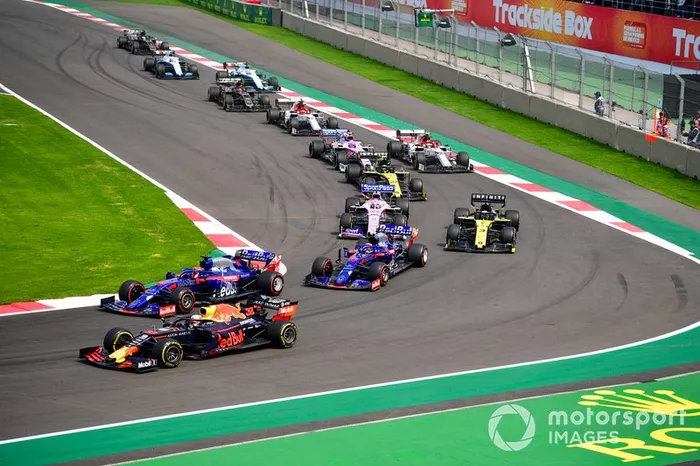 Max Verstappen, Red Bull Racing RB15, Daniil Kvyat, Toro Rosso STR14, Pierre Gasly, Toro Rosso STR14, Daniel Ricciardo, Renault R.S.19