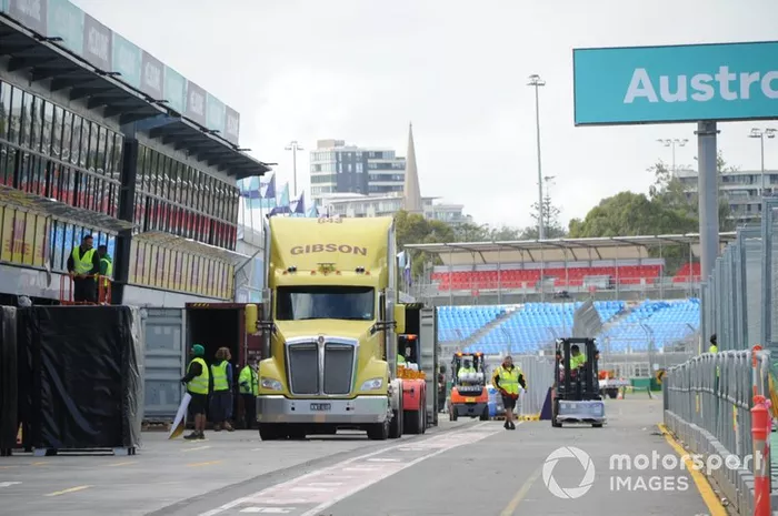 El GP de Australia se canceló a primera hora del viernes, después de que un miembro de McLaren se infectase por coronavirus y tras una serie de reuniones rocambolescas entre la F1 y el resto de escuderías.