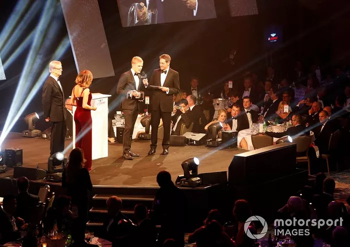 Ott Tanak recibe el Premio a Piloto de Rallies del Año
