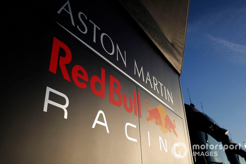 Des camions Red Bull Racing