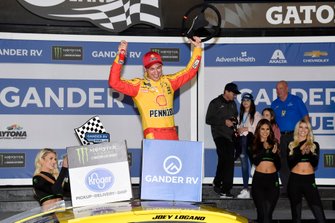 Winner Joey Logano, Team Penske, Ford Mustang Shell Pennzoil