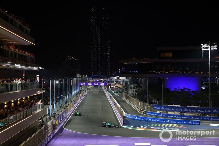 Nico Hulkenberg, Sauber, Lance Stroll, Aston Martin Racing