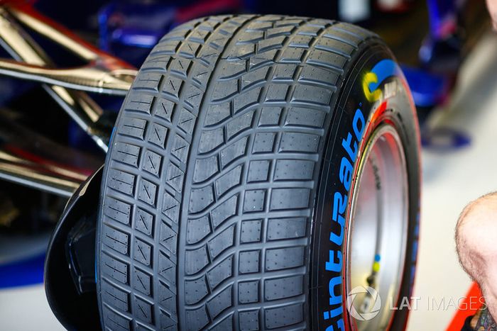 Tyre of Pierre Gasly, Toro Rosso STR13