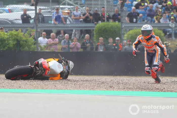 Les 3 chutes de Marc Márquez aux qualifications du GP d'Allemagne