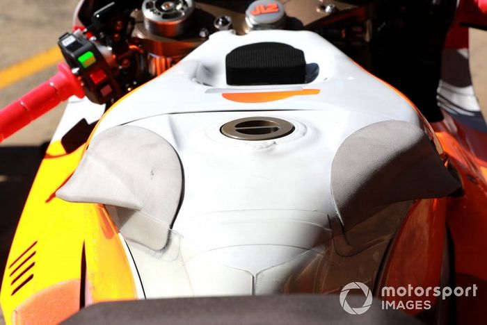 Jorge Lorenzo, Repsol Honda Team Honda tank