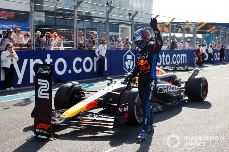Max Verstappen, Red Bull Racing, 2e position, arrive au Parc Ferme